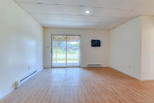 Building Photo - 1614 US-9W