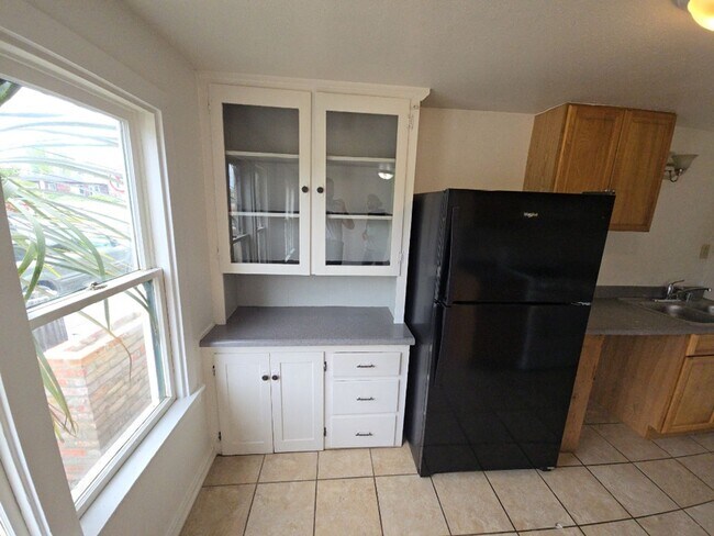 Building Photo - 626 O St