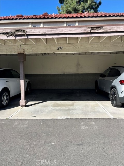 Building Photo - 23335 La Crescenta