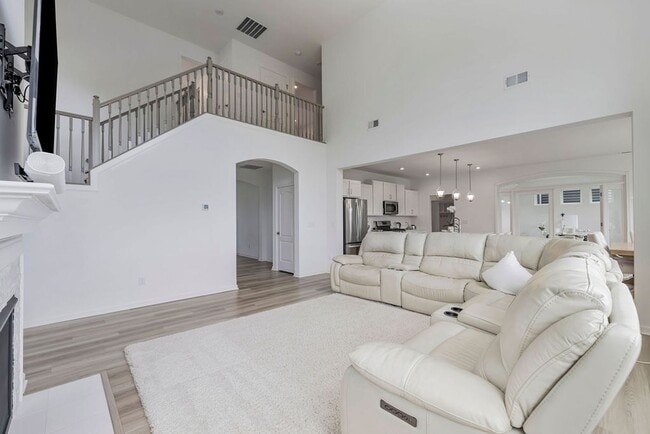 Building Photo - 2370 Lucca Way