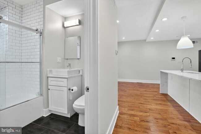 Building Photo - 1420 E Susquehanna Ave