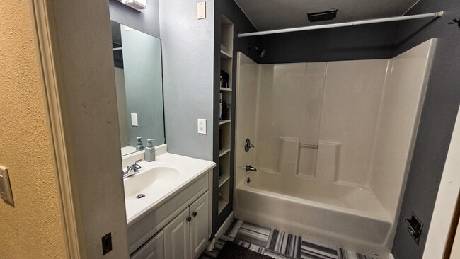 Building Photo - 11734 82nd Ave NE