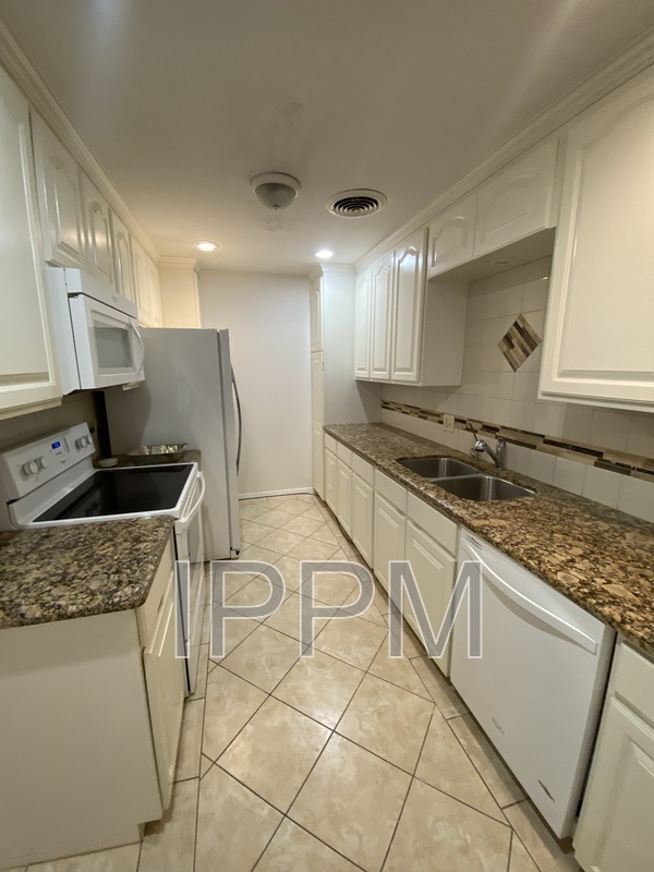 Building Photo - 1500 Palm Valley Dr W
