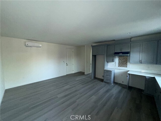 Building Photo - 317 N Shamrock Ave