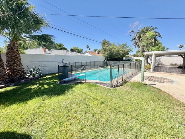 Building Photo - New Carpet and Paint, NO HOA, 3 Bed, 2 Bath home with Pool.