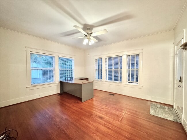 Building Photo - 1016 W Alabama St