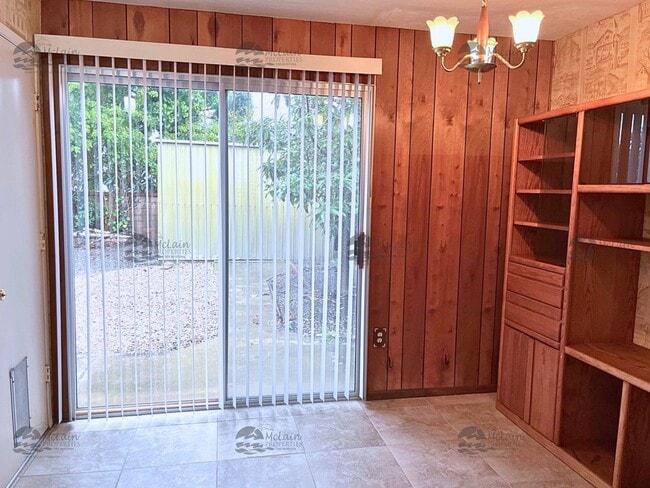 Building Photo - Beautiful! 55 + Community Move-In Ready 2BR/1BA Home in Peacock Hills  - Oceanside