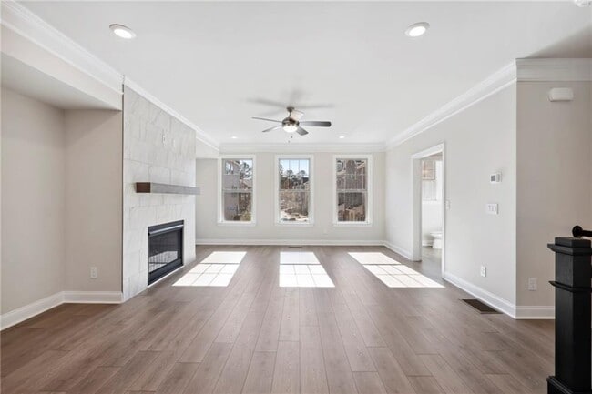 Building Photo - 1358 Live Oak Ln