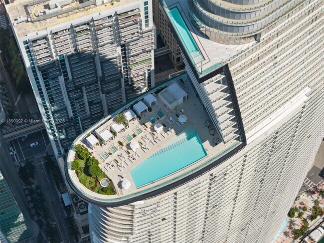 Building Photo - 300 Biscayne Blvd Way