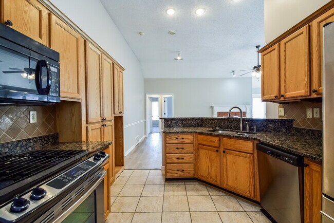 Building Photo - 1562 Appling Wood Cove N