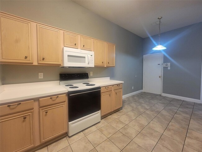 Building Photo - 829 Beaver Creek Dr