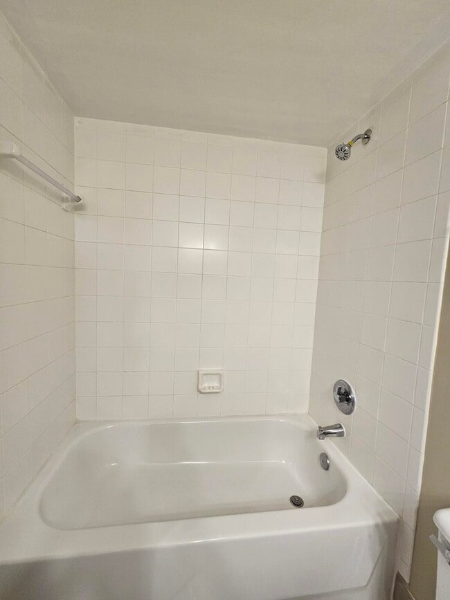 Building Photo - 4187 N Haverhill Rd