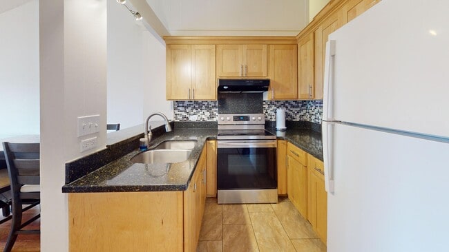 Building Photo - Spacious 3-Bedroom, 2-Bath Townhouse in Gr...