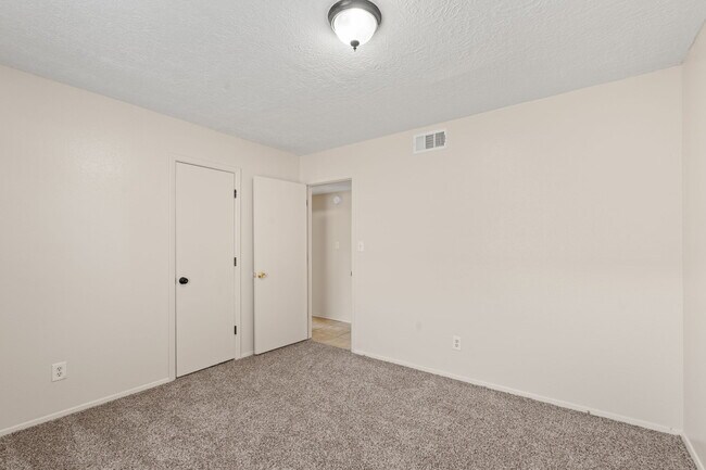 Building Photo - 1178 Calle Madera