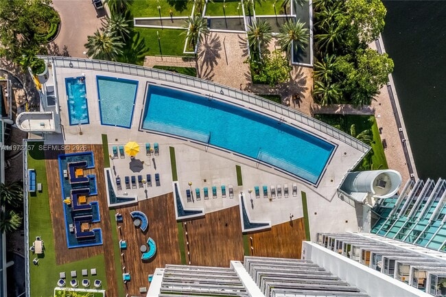 Building Photo - 92 SW 3rd St