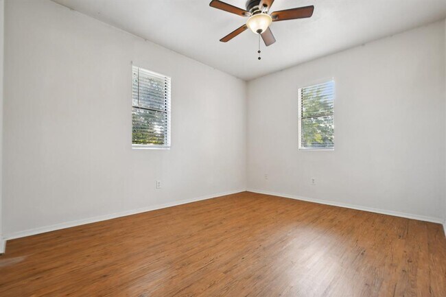 Building Photo - 2214 Winchester Dr