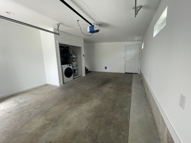 Building Photo - Now renting 2 bedroom