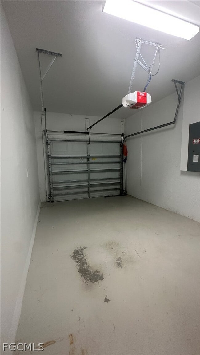 Building Photo - 4734 22nd St SW