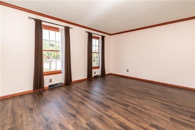 Building Photo - 238 Cumberland Dr