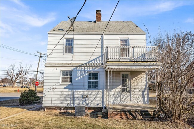 Building Photo - 18920 Newton Ave