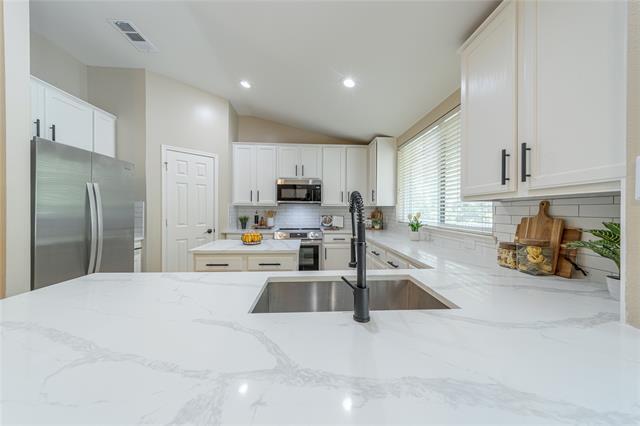 Building Photo - 2036 Signal Ridge Pl