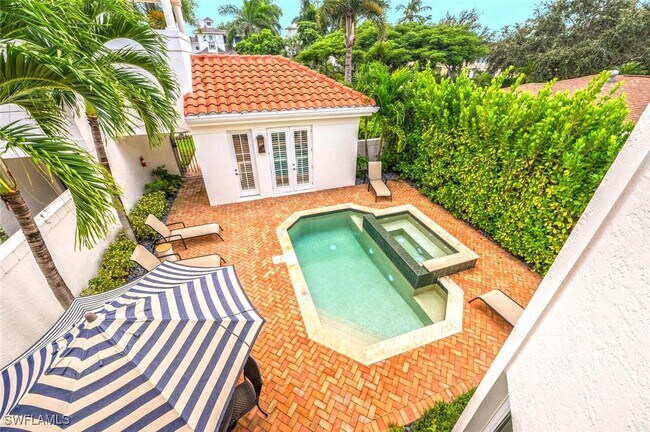 Building Photo - 425 2nd Ave S