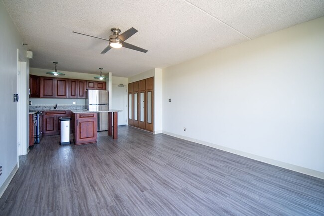 Building Photo - 1BD/1BA CONDO in Aiea at Pearl Regency