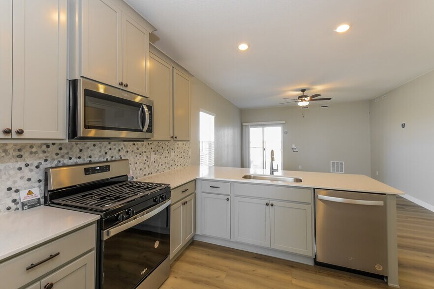 Building Photo - 9466 Yampa Ct