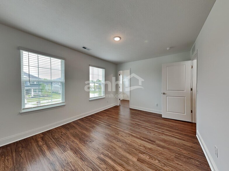 Building Photo - 8393 Merlin Dr