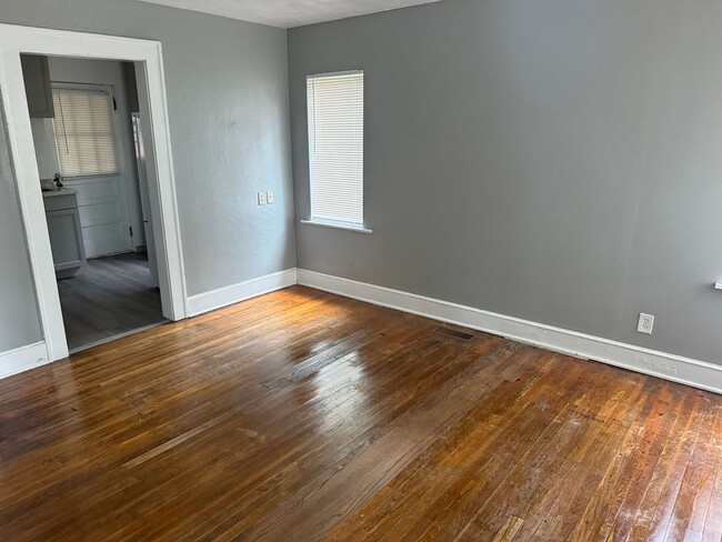 Building Photo - AP- CHERRY LAUREL 1130/32