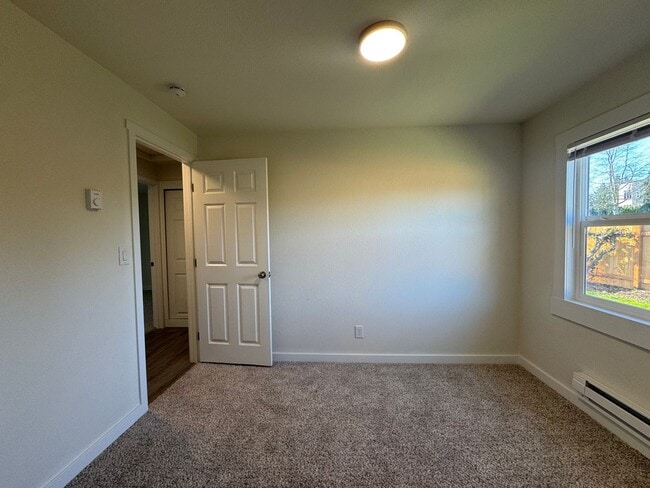 Building Photo - Central Tacoma 3-bedroom Rambler!