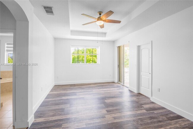 Building Photo - 16001 SW 43rd Terrace