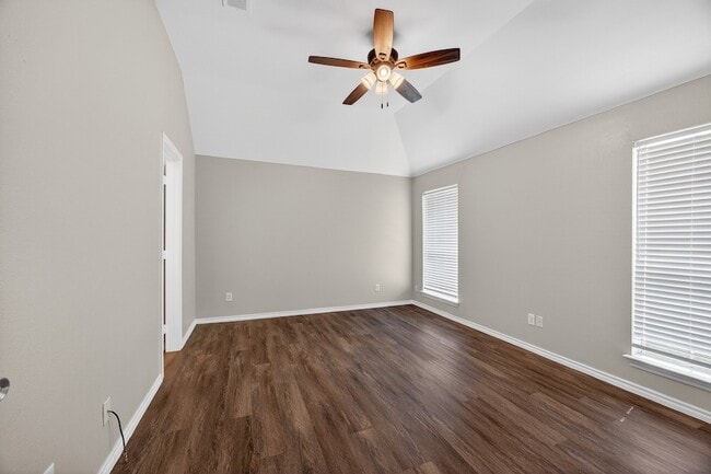 Building Photo - 3205 Carverly Ave