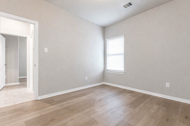 Building Photo - 7818 Grandstand Pkwy