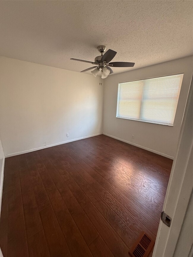 Building Photo - 7925 Royal Arms Ct