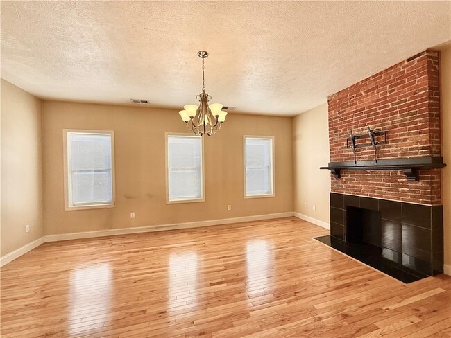 Building Photo - 860 Western Ave