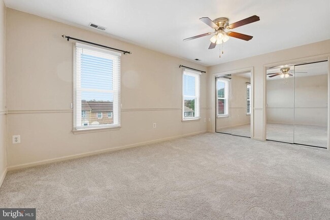 Building Photo - 1109 Oak View Dr