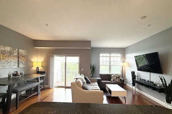 Building Photo - Sophisticated Space Designed for Comfort