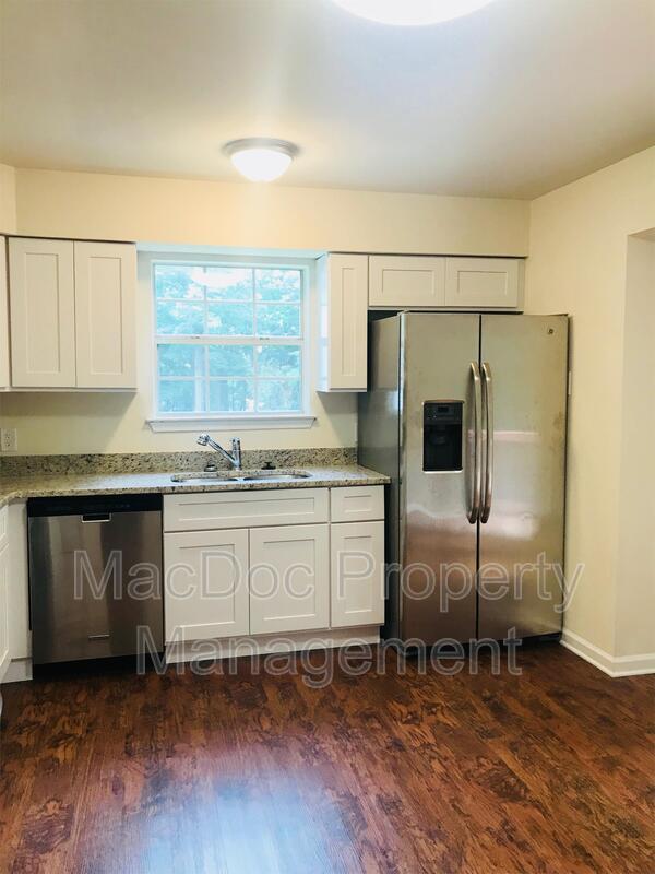 Building Photo - 10813 Heatherwood Dr