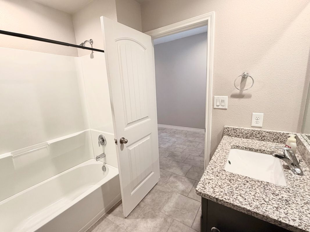 Building Photo - 7742 Lariat Toss Dr