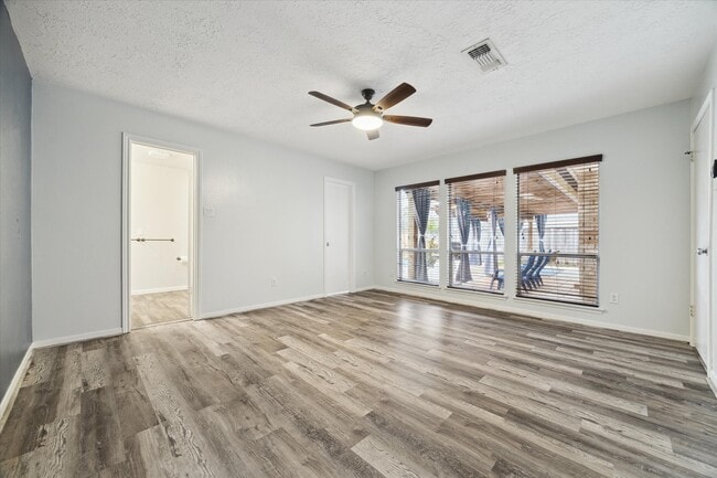Building Photo - 1306 S Kirkwood Rd