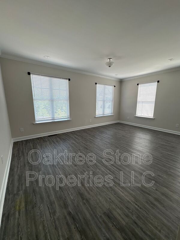 Building Photo - 2591 Ocean Dr NW
