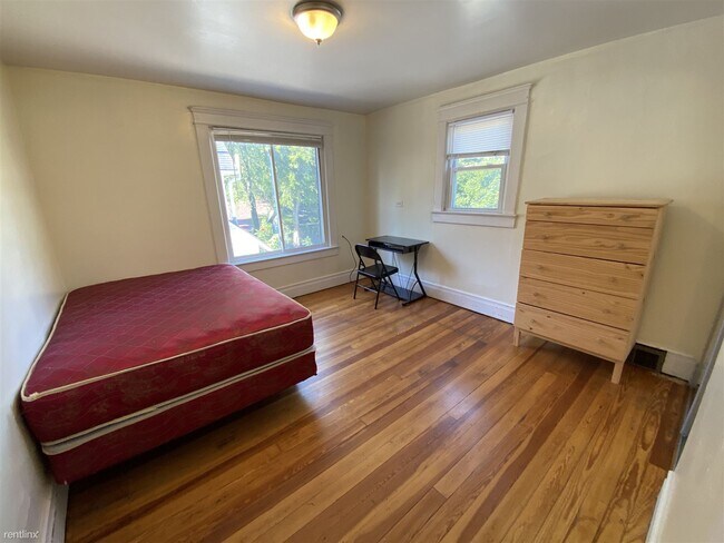 Building Photo - 7 br, 3 bath House - 524 Walnut St 524 Walnut
