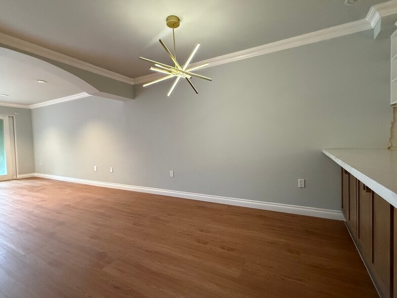 Dining area with barstool countertops - 6221 Monterey Rd