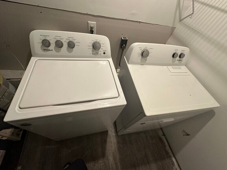 Building Photo - 1234 Decatur