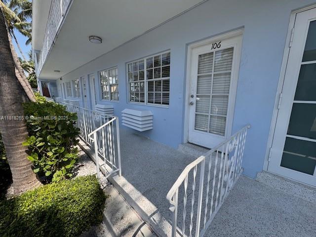 Building Photo - 635 8th St