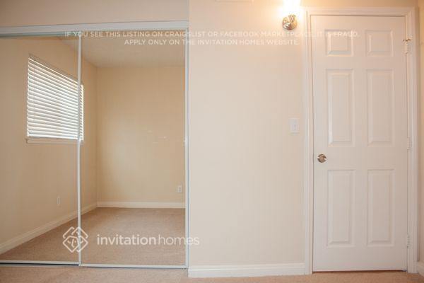 Building Photo - 5221 Dresden Pl