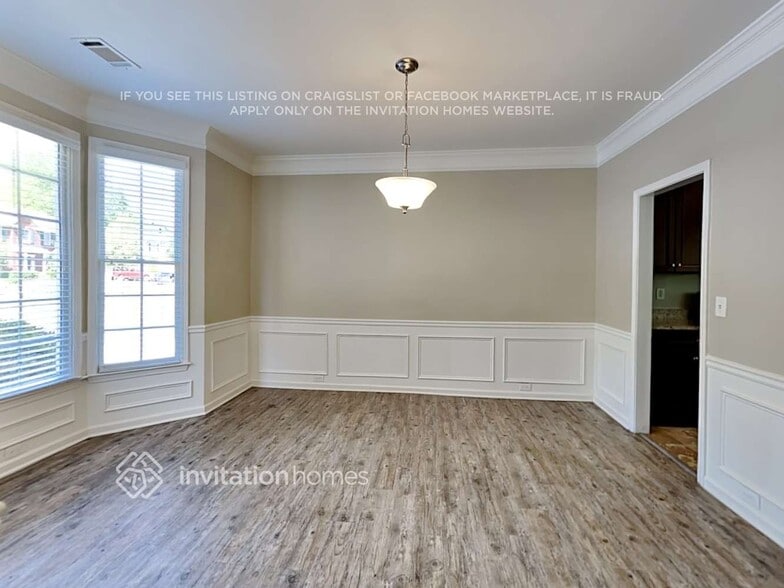 Building Photo - 1613 Babbling Brook Cove