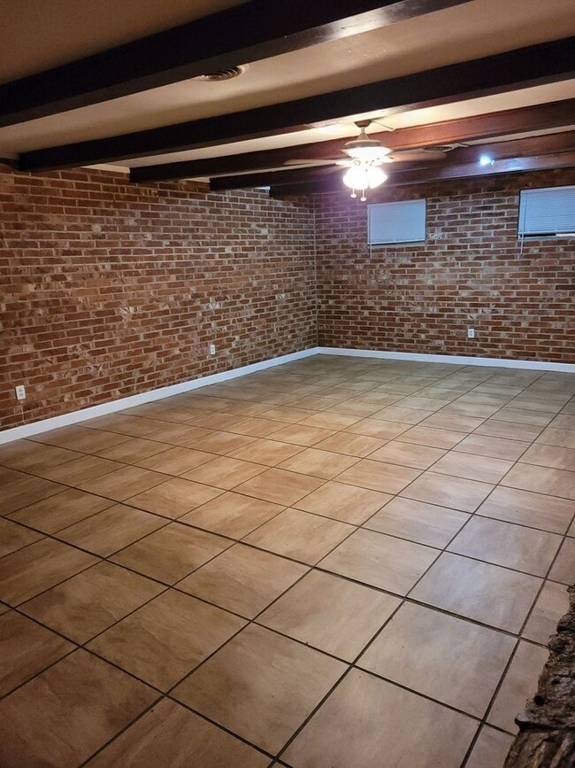 Building Photo - Big House on a Big Fenced Lot on the West Side of Jacksonville