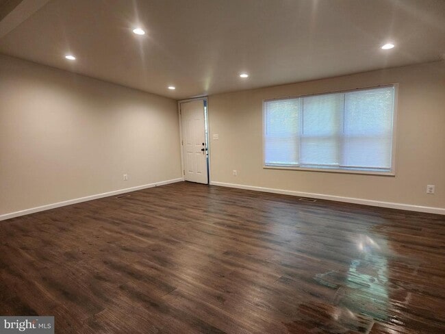 Building Photo - 22848 Our Ladys Ln